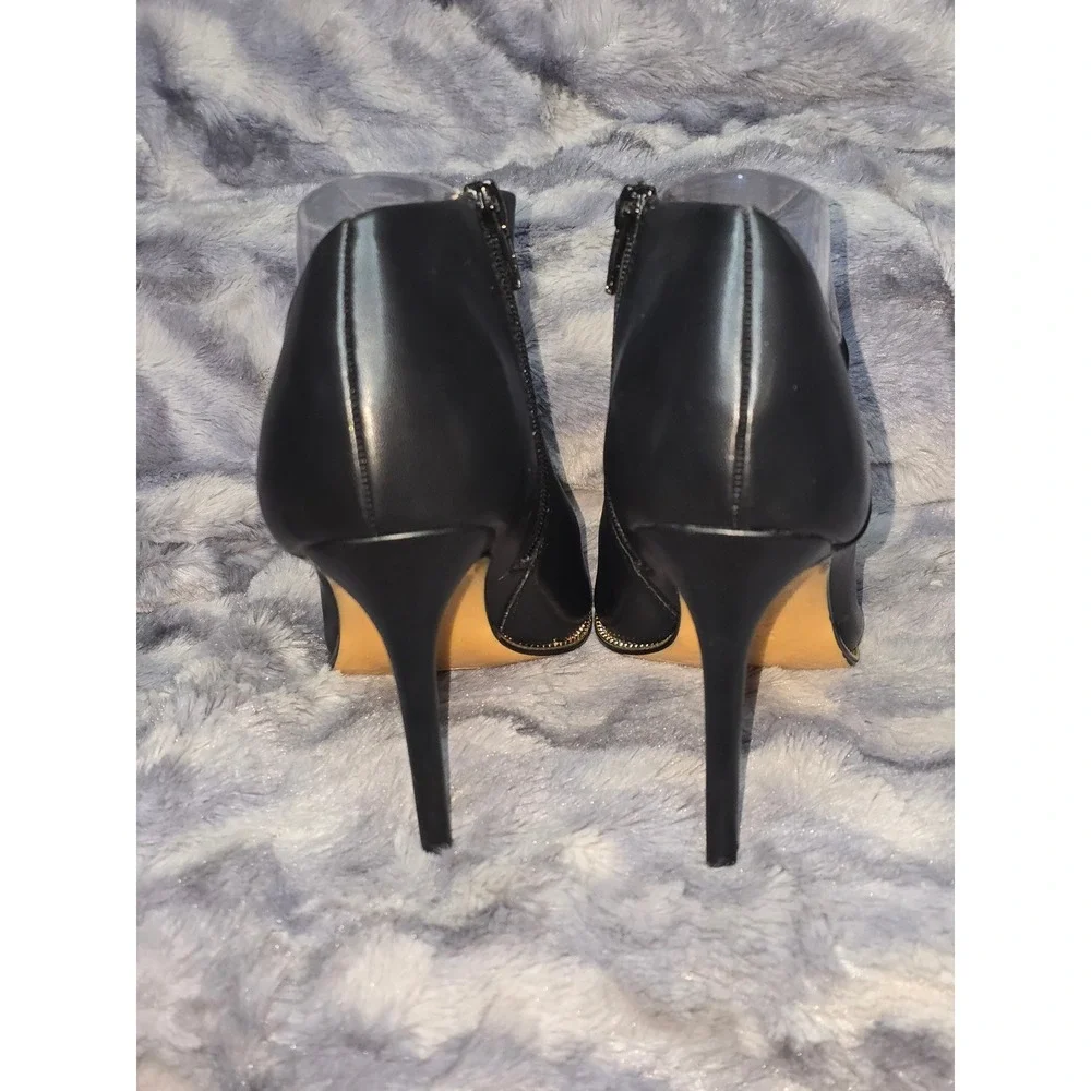 NEW BCBGeneration Women's Hadix Ankle Booties in Black W/ metal details‎ Size 10